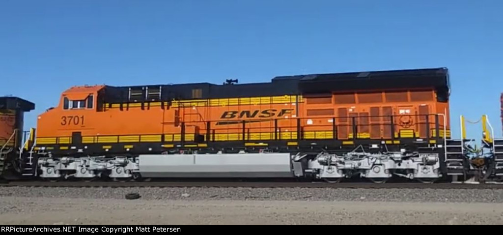 BNSF 3701